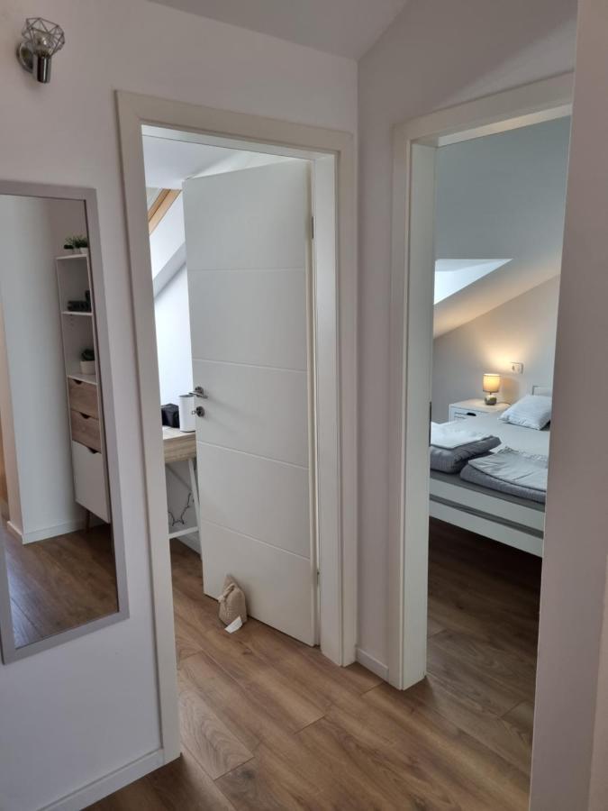 Geek Apartment โอมิช ภายนอก รูปภาพ