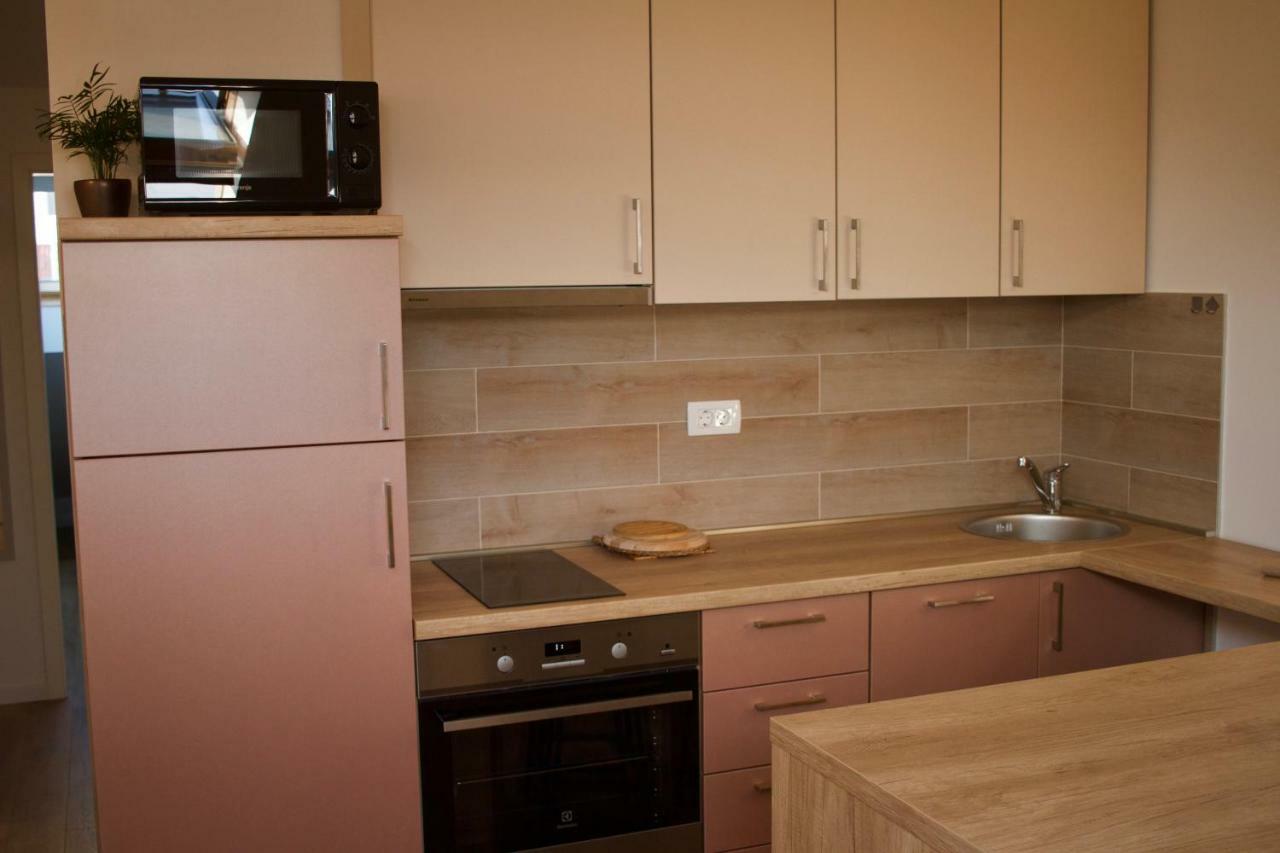 Geek Apartment โอมิช ภายนอก รูปภาพ